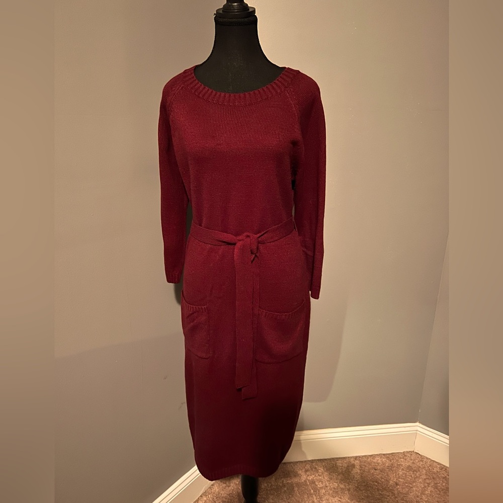 Casual Long Sleeve Belted Sweater Dress with front pockets.